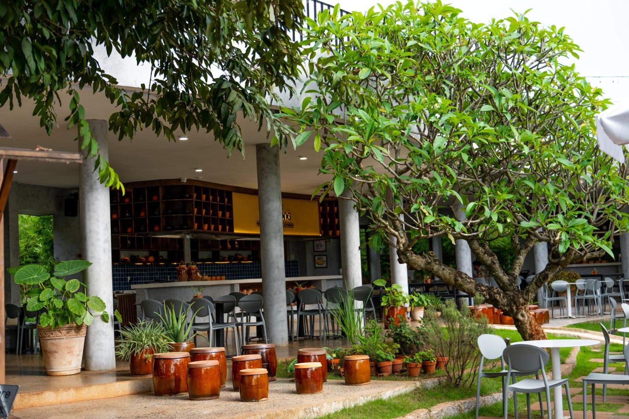 The Coffee City - Healing & Retreats Hotel Buon Ma Thuot Exterior photo